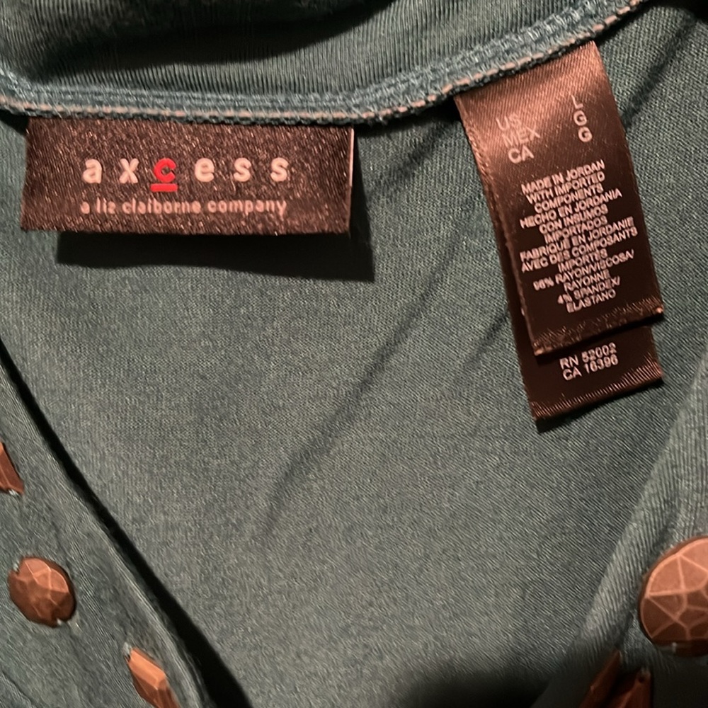 💚#2125 EUC  Access Green Top - Picture 6 of 6